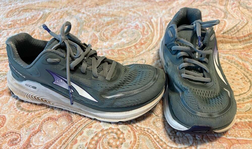 Altra Women's Paradigm 6 EGO MAX Running Shoes Gray/Purple